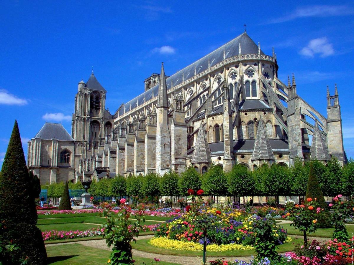 Camping De Bourges Exteriör bild